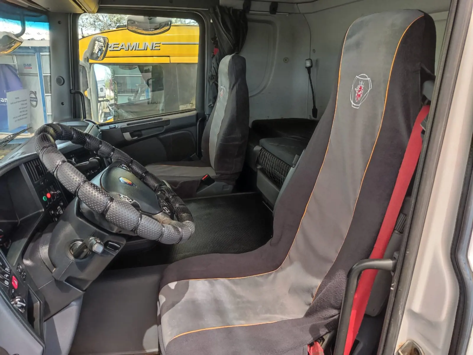 Camión Forestal Scania  G400 - Año 2017 - 3 Ejes - Automatic - Blanco 