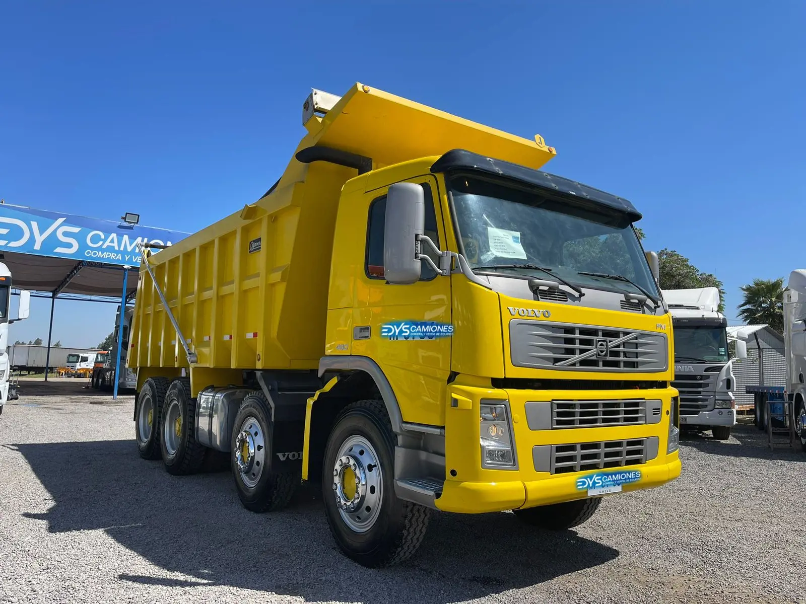 Camion Tolva Volvo FM 480 - Año 2007 - 4 Ejes - Manual - Amarillo 