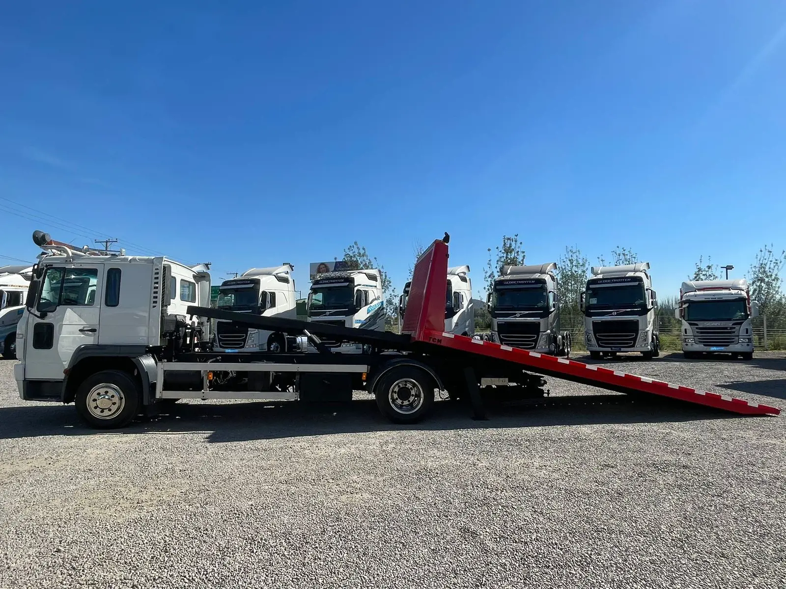 Camión Grua Volvo FX6 - Año 2016 - 2 Ejes - Manual - Blanco