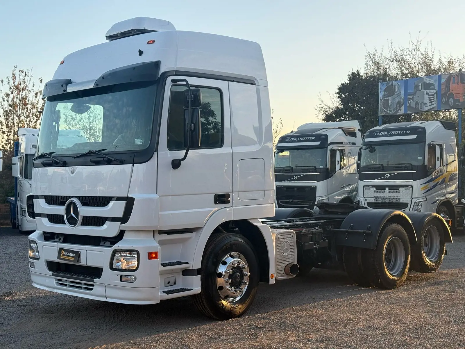 Tracto camión mercedes Benz 1840 - Año 2007 - 3 Ejes - Automatic - blanco