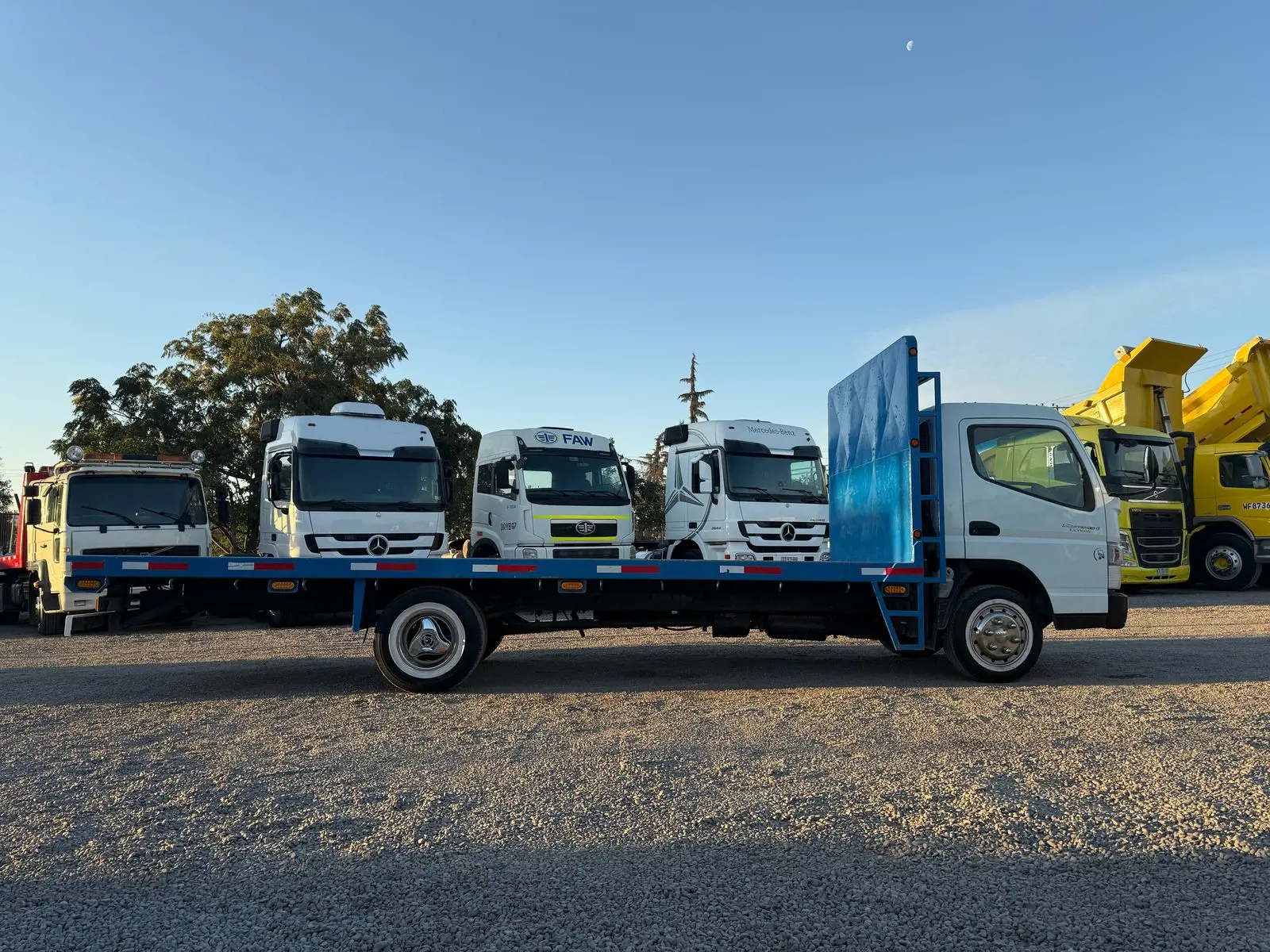 Camión mitsubishi - Año 2018 - 2 Ejes - Manual - Blanco