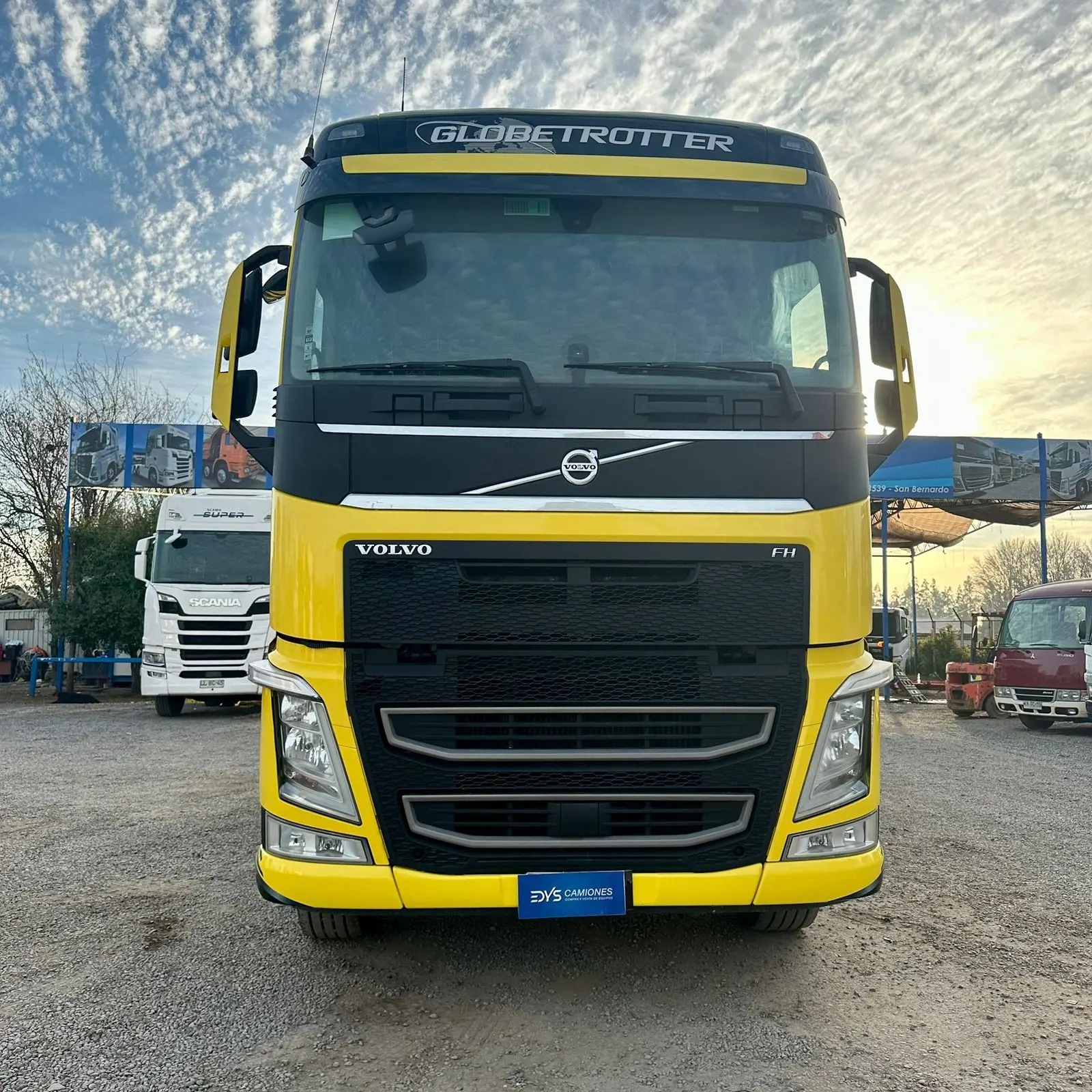 Tracto camión Volvo FH500 - Año 2019 - 3 Ejes - Automatic - AMARILLO
