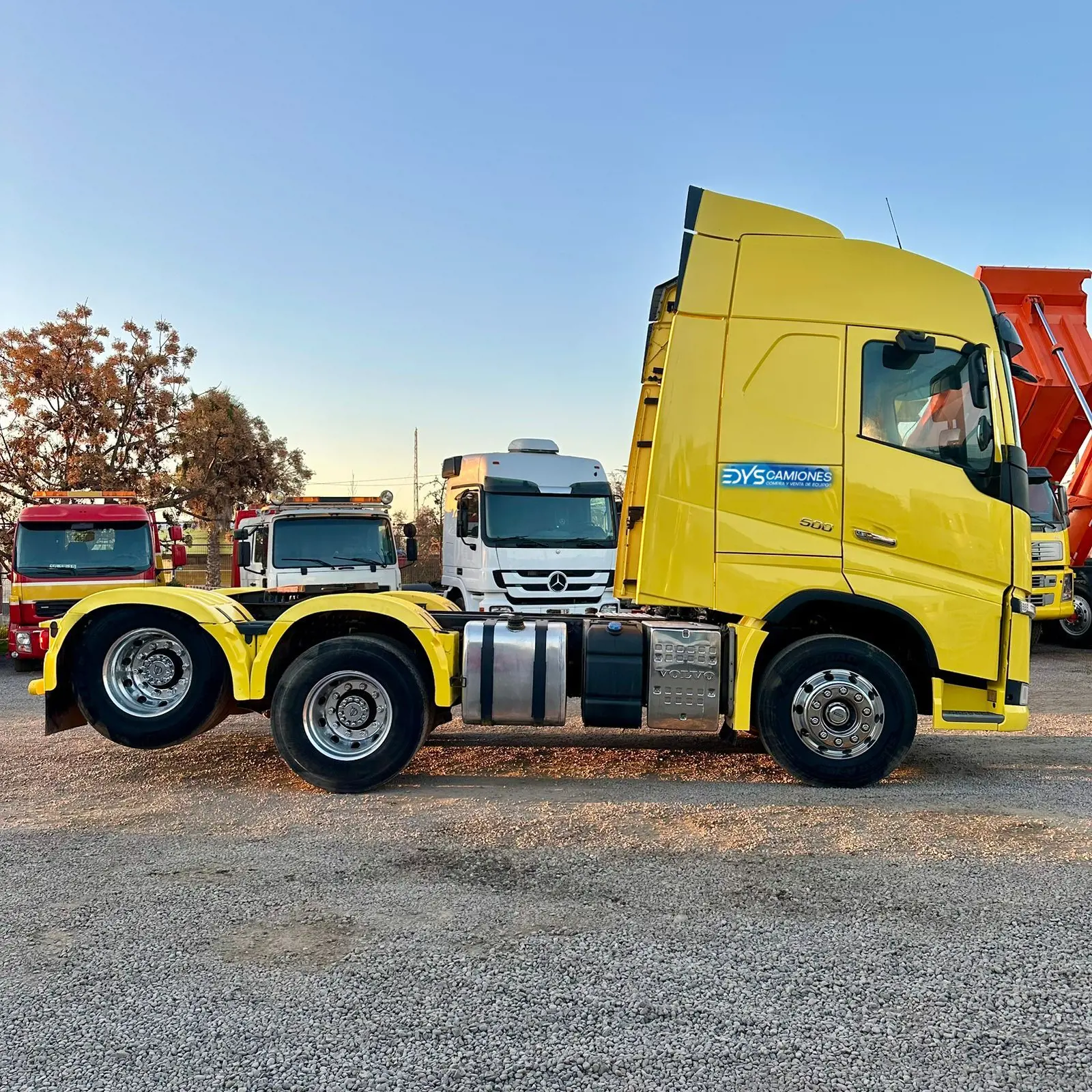 Tracto camión Volvo FH500 - Año 2019 - 3 Ejes - Automatic - amarillo