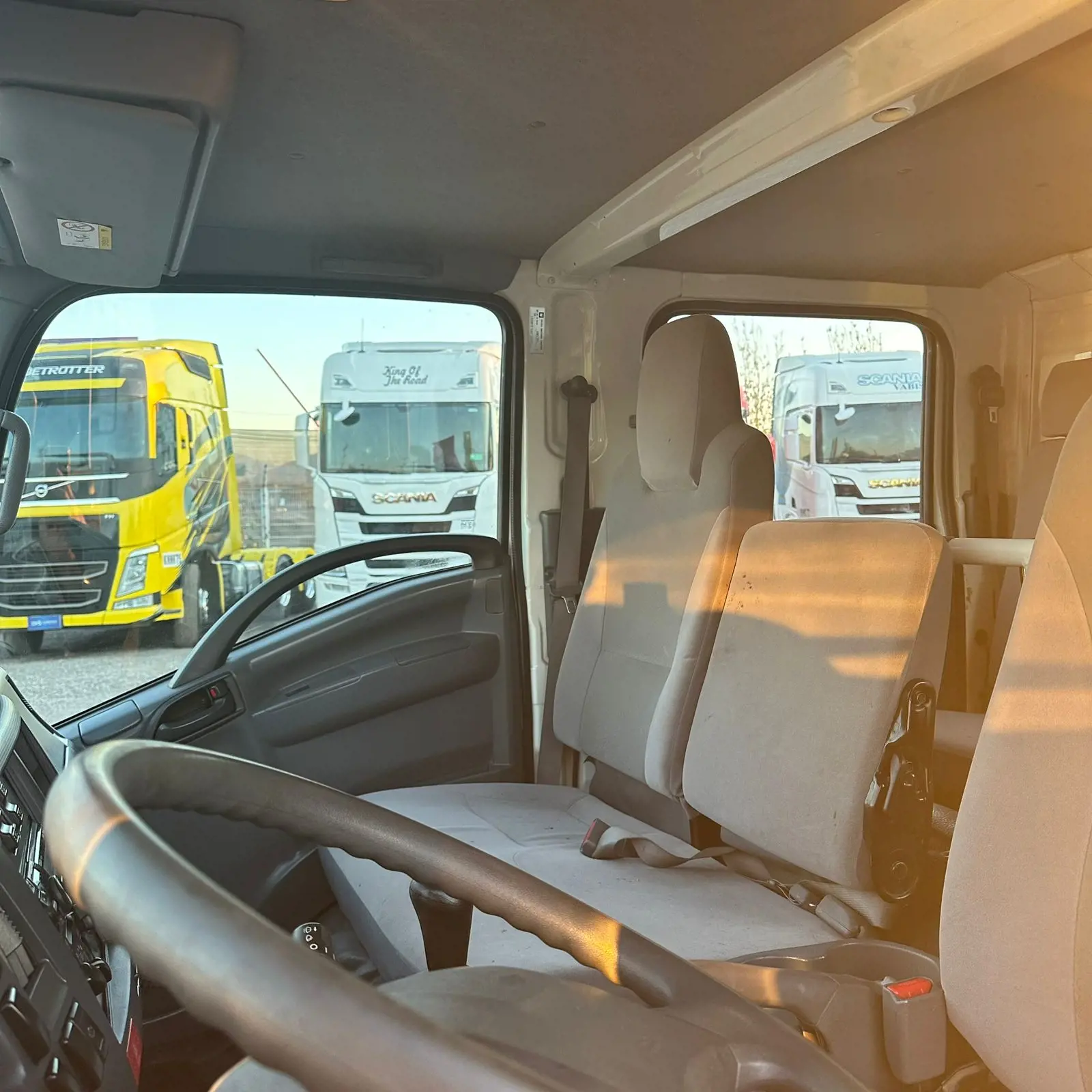 Camión Chevrolet NPR E5 - Año 2023 - 2 Ejes - Manual - Blanco