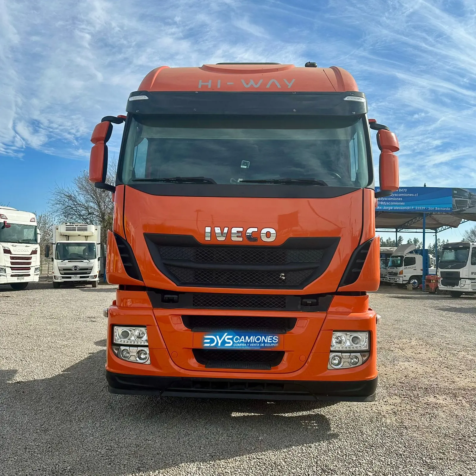 Tracto camión Iveco Stralis Hi Way - Año 2016 - 3 Ejes - Automatic - Naranjo 
