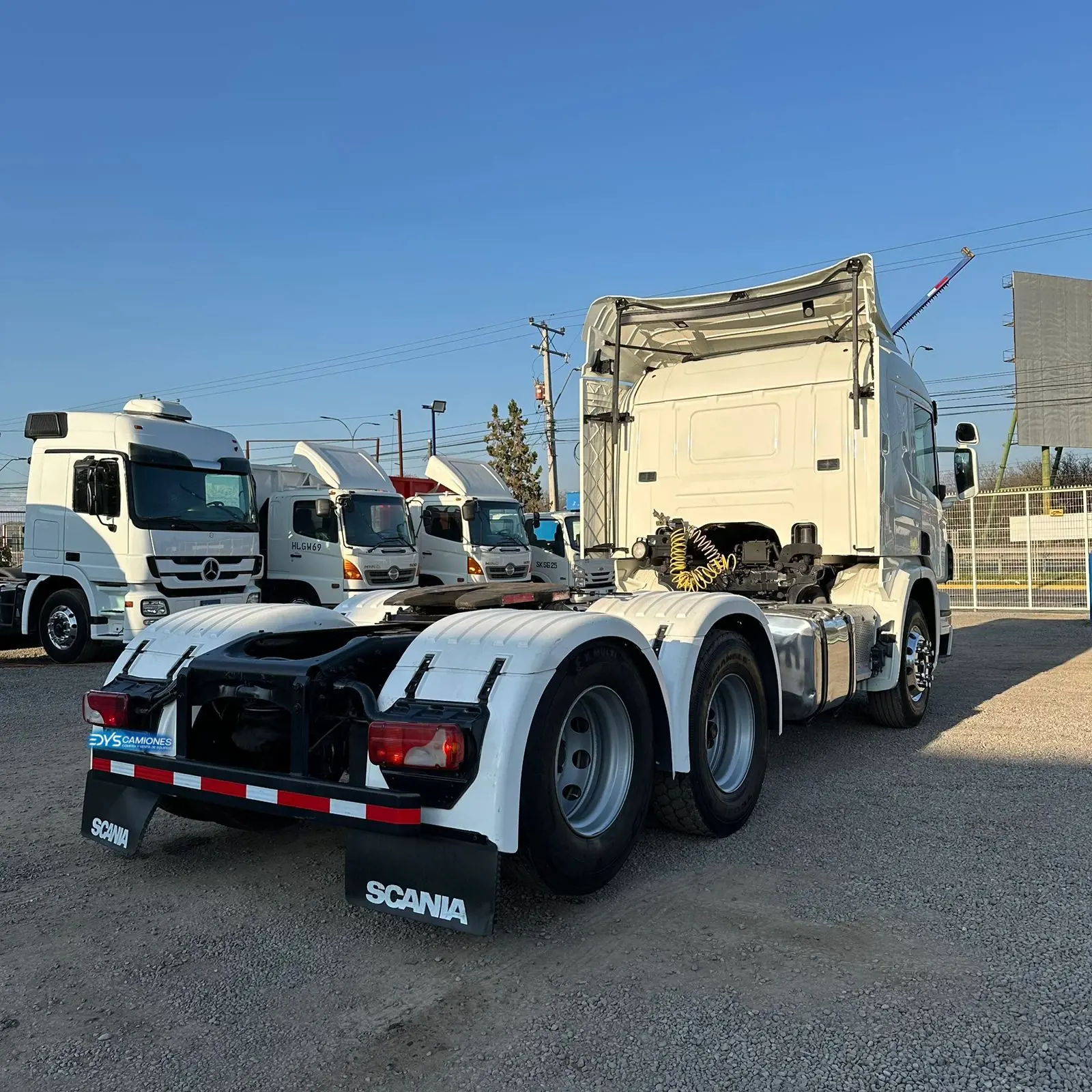 Tracto camión Scania P310 - Año 2008 - 3 Ejes - Manual - Blanco