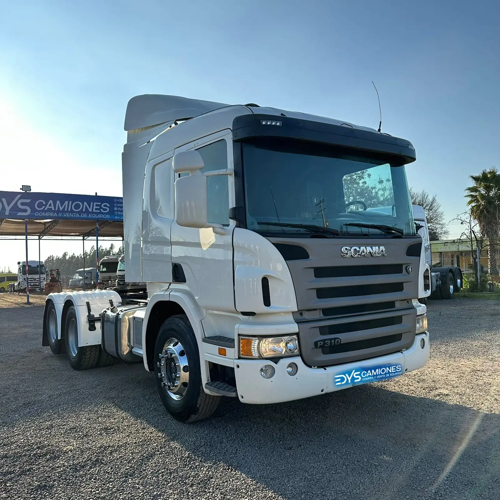 Tracto camión Scania P310 - Año 2008 - 3 Ejes - Manual - Blanco