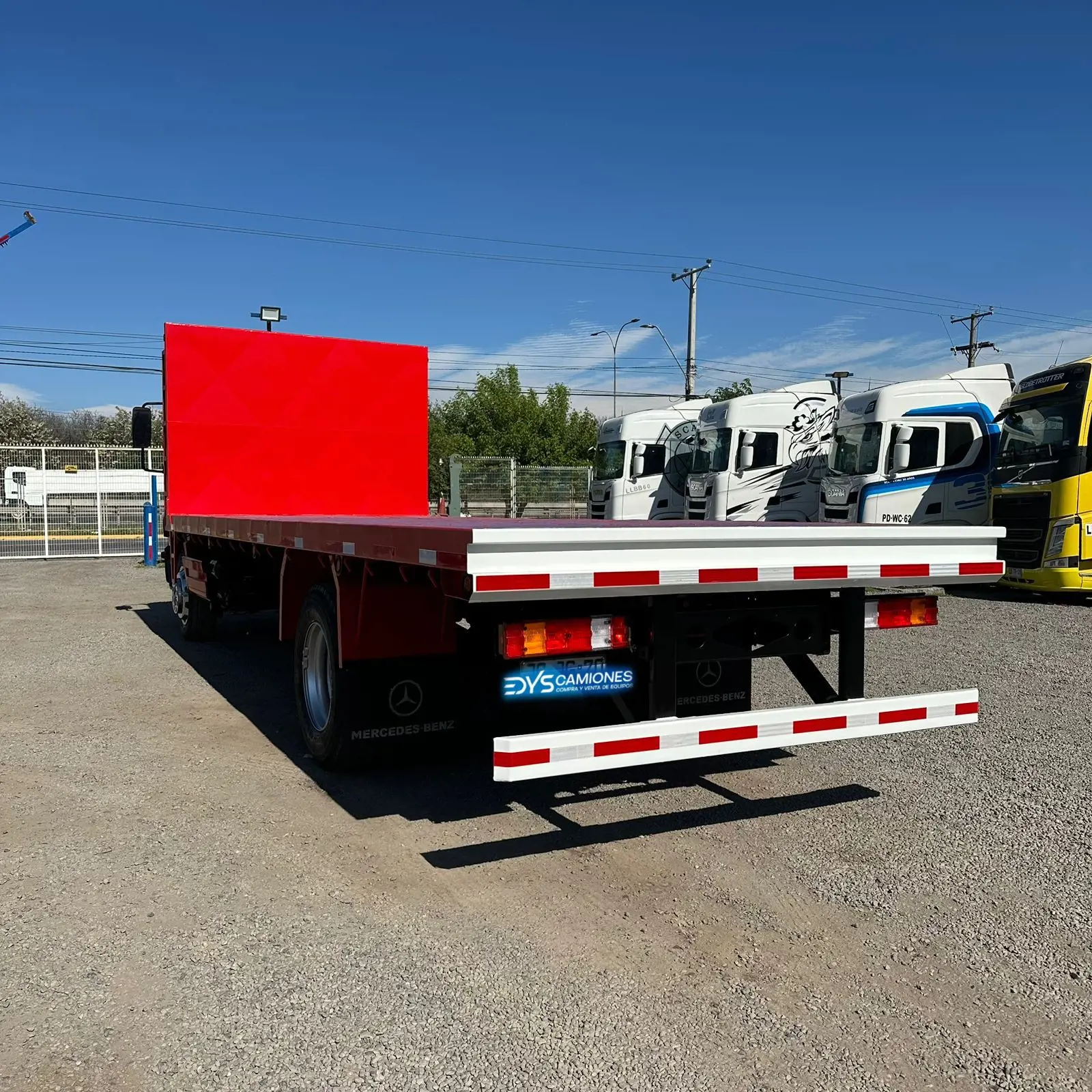 Camión Merecedes Benz Atego 1624 - Año 2017 - 4 Ejes - Automatic - Rojo 