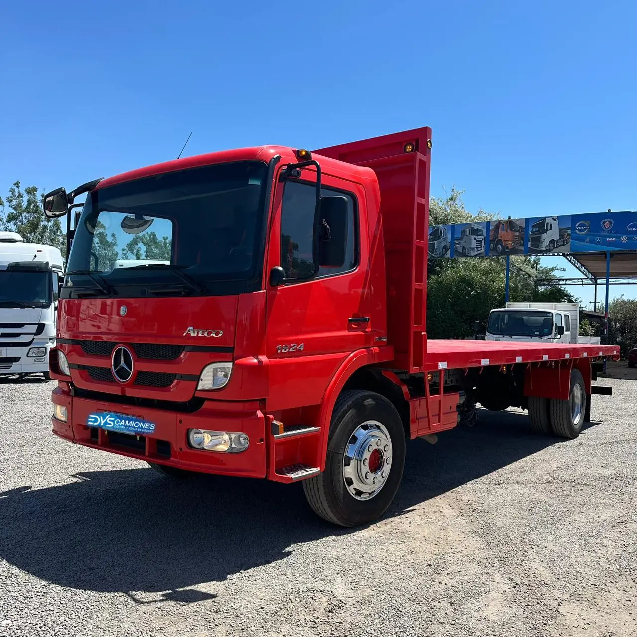 Camión Mercedes Benz Atego 1624 - Año 2017 - 2 Ejes - Automatic - ROJO